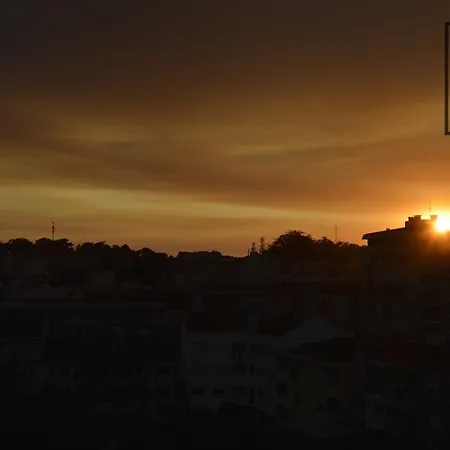 Sunny Hill بيت ضيافة